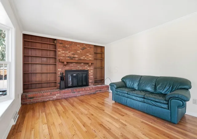 Photo 3 of Single family home for sale at 238 Halligan Ave, Worthington, OH 43085 | MLS# 226025382 | Listing updated on 2026-10-27