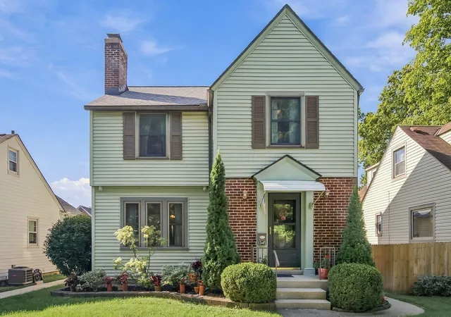 Photo 2 of Single family home for sale at 1345 Murrell Ave, Columbus, OH 43212 | MLS# 226033959 | Listing updated on 2026-09-17