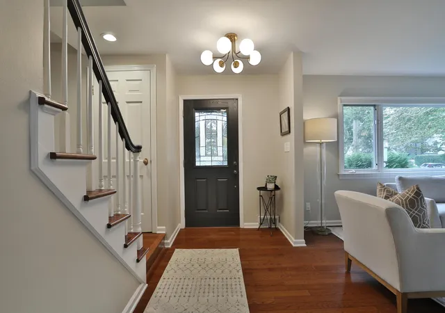 Photo 3 of Single family home for sale at 175 S Merkle Rd, Columbus, OH 43209 | MLS# 226039362 | Listing updated on 2026-10-26