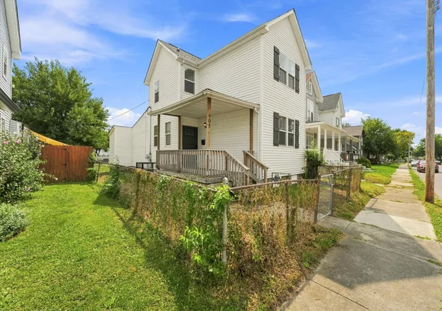 Photo 3 of Single family home for sale at 905 Bellows Ave, Columbus, OH 43223 | MLS# 226035585 | Listing updated on 2026-10-07