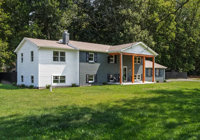 Photo 2 of Single family home for sale at 6110 Holiday Ln, Dublin, OH 43016 | MLS# 226027908 | Listing updated on 2026-09-15