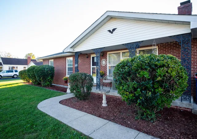 Photo 3 of Single family home for sale at 3419 Lewis Rd, Columbus, OH 43207 | MLS# 226038212 | Listing updated on 2026-10-19