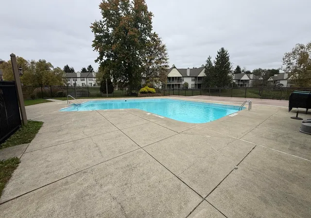 Listing Photo 1 - Condo for sale in building located at 5934 Aqua Bay Dr, Columbus, OH 43235 - Unit #