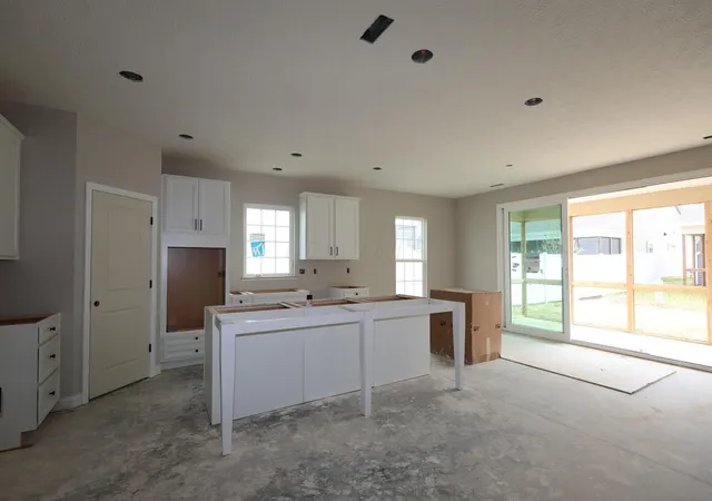 Listing Photo 5 - Condo for sale in building located at 4533 Corsican Loop E, Hilliard, OH 43026