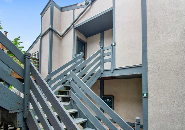 Photo 3 of Condo for sale at 1085 N Merrimar Cir #E, Columbus, OH 43220 | MLS# 226033563 | Listing updated on 2026-09-14