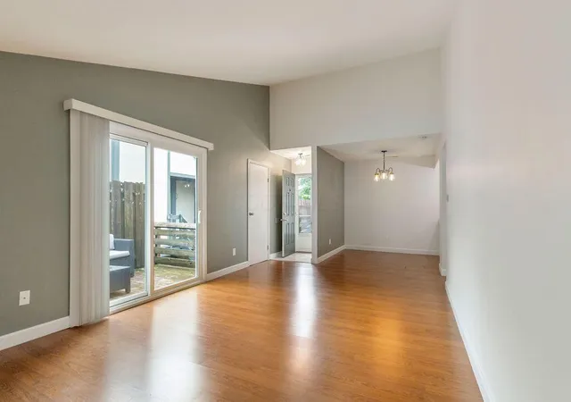 Photo 4 of Condo for sale at 1085 N Merrimar Cir #E, Columbus, OH 43220 | MLS# 226033563 | Listing updated on 2026-09-14