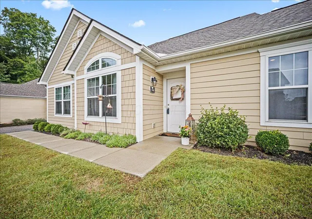 Photo 2 of Condo for sale at 106 Narragansett Dr, Buckeye Lake, OH 43008 | MLS# 226034957 | Listing updated on 2026-09-16