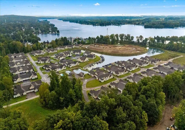 Listing Photo 5 - Condo for sale in building located at 106 Narragansett Dr, Buckeye Lake, OH 43025