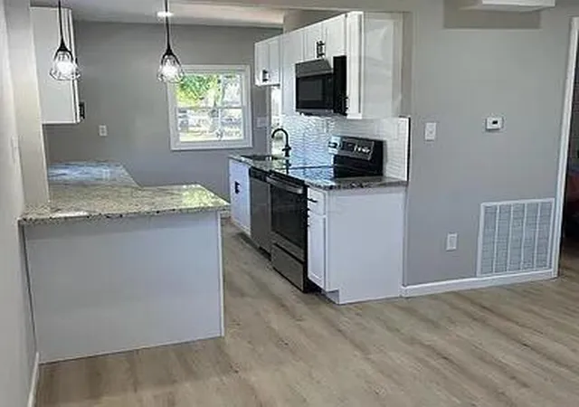 Photo 3 of Single family home for sale at 1106 S James Rd, Columbus, OH 43227 | MLS# 226028115 | Listing updated on 2026-09-04