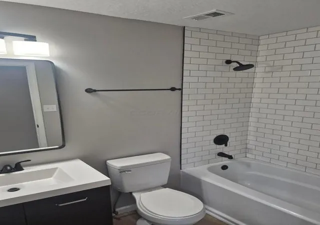 Photo 4 of Single family home for sale at 1106 S James Rd, Columbus, OH 43227 | MLS# 226028115 | Listing updated on 2026-09-04