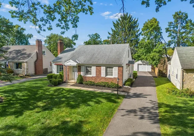 Photo 2 of Single family home for sale at 558 Acton Rd, Columbus, OH 43214 | MLS# 226034099 | Listing updated on 2026-09-17