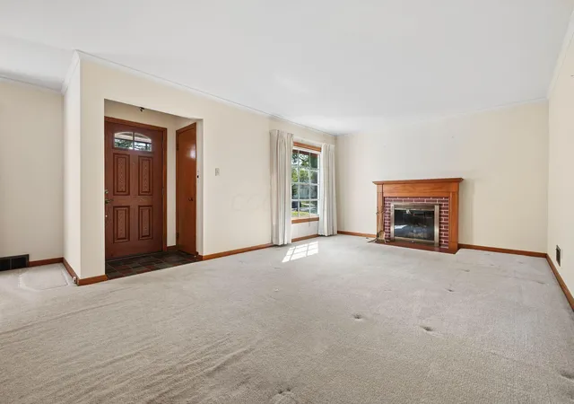 Photo 3 of Single family home for sale at 558 Acton Rd, Columbus, OH 43214 | MLS# 226034099 | Listing updated on 2026-09-17