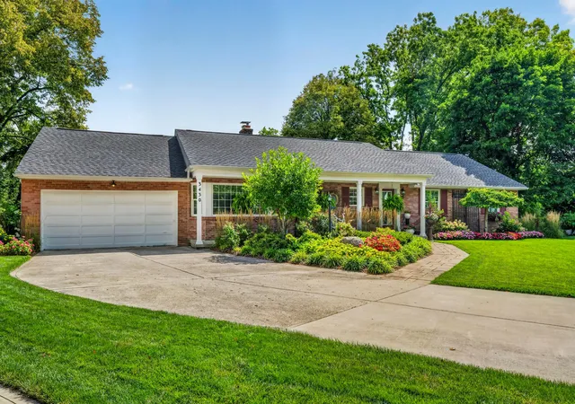 Photo 3 of Single family home for sale at 3430 Stonehenge Ct, Columbus, OH 43221 | MLS# 226033963 | Listing updated on 2026-09-10