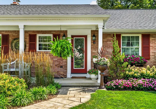 Photo 4 of Single family home for sale at 3430 Stonehenge Ct, Columbus, OH 43221 | MLS# 226033963 | Listing updated on 2026-09-10