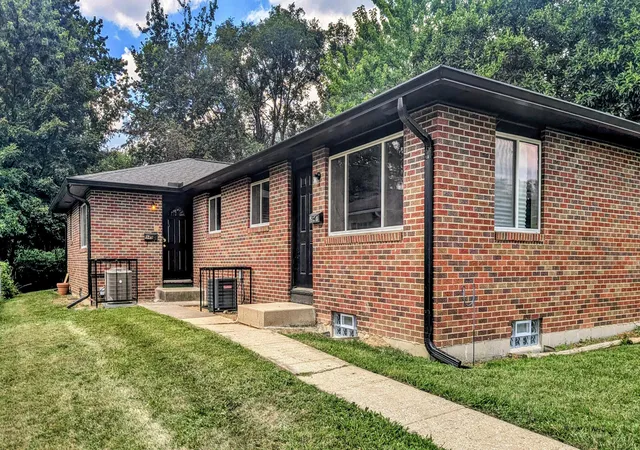 Photo 1 of Multi family home for sale at 947 S Waverly St #949, Columbus, OH 43227 | MLS# 226033141 | Listing updated on 2026-09-27