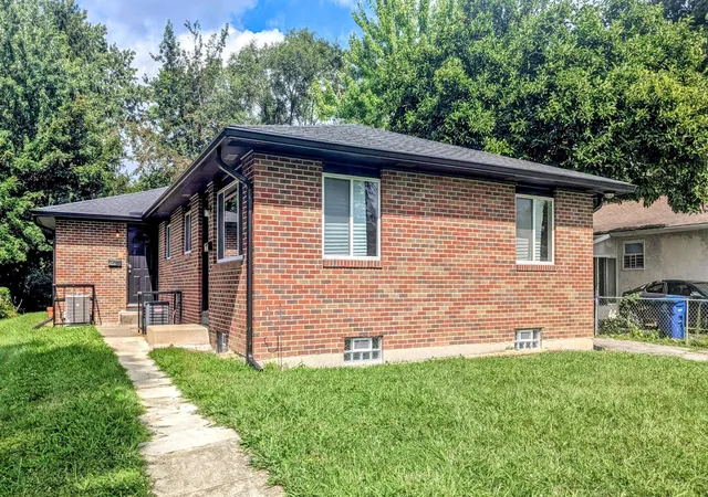 Photo 2 of Multi family home for sale at 947 S Waverly St #949, Columbus, OH 43227 | MLS# 226033141 | Listing updated on 2026-09-27