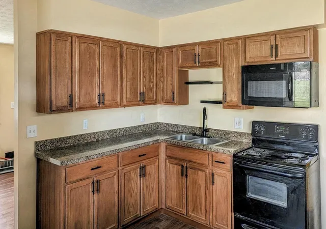 Photo 3 of Multi family home for sale at 947 S Waverly St #949, Columbus, OH 43227 | MLS# 226033141 | Listing updated on 2026-09-27