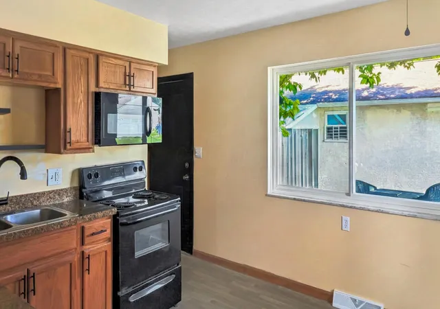 Photo 3 of House for sale at 947 S Waverly St #949, Columbus, OH 43227 | MLS# 226033141 | Listing updated on 2026-09-27
