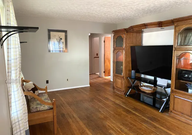 Photo 2 of Single family home for sale at 1198 Marble Dr, Columbus, OH 43227 | MLS# 226029284 | Listing updated on 2026-09-29