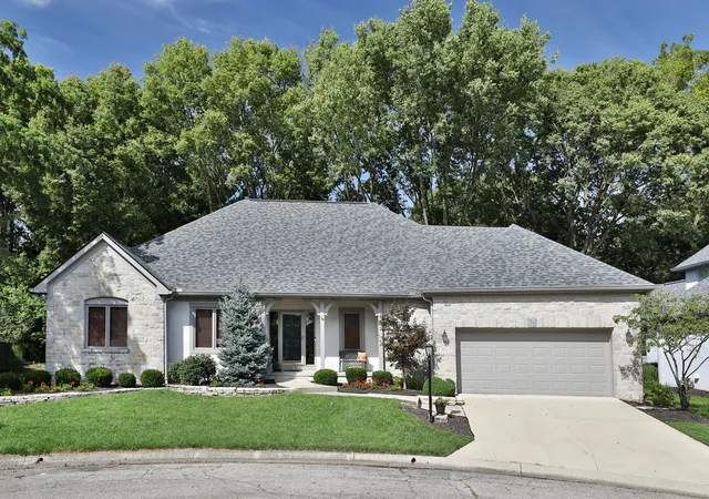 Photo 2 of Sale Pending at 850 Katherines Ridge Ln, Columbus, OH 43235 | MLS# 226035747 | Listing updated on 2026-09-21