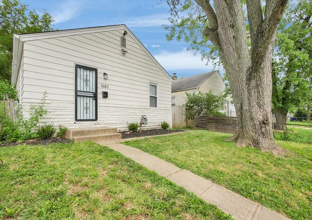 Photo 3 of Single family home for sale at 1683 Lexington Ave, Columbus, OH 43211 | MLS# 226029883 | Listing updated on 2026-10-01