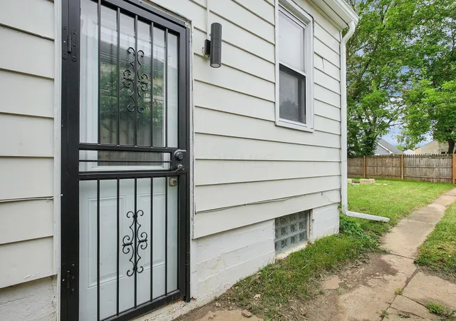 Photo 4 of Single family home for sale at 1683 Lexington Ave, Columbus, OH 43211 | MLS# 226029883 | Listing updated on 2026-10-13
