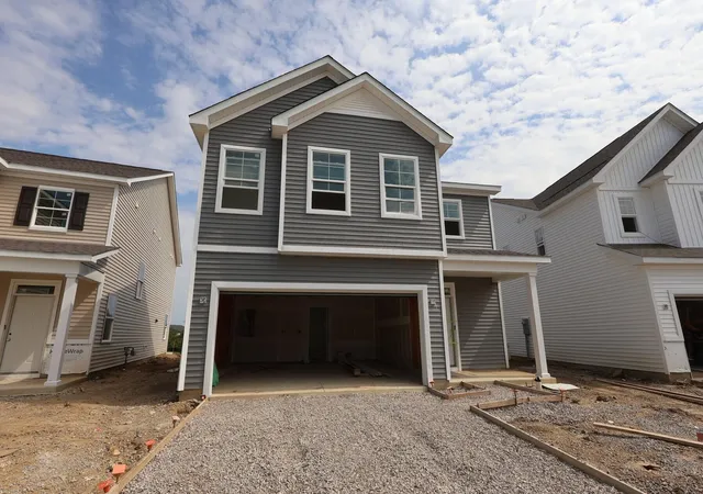 Single family home for sale at 1019 Dawsons Dr, Hebron, OH 43025 | MLS# 226029641