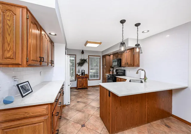 Photo 3 of Single family home for sale at 11660 Stone Crk Ln, Concord Township, OH 44077 | MLS# 226029833 | Listing updated on 2026-10-09