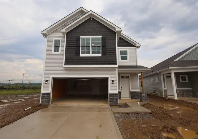 Single family home for sale at 1007 Dawsons Dr, Hebron, OH 43025 | MLS# 226029780
