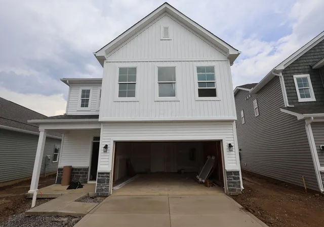 Single family home for sale at 1011 Dawsons Dr, Hebron, OH 43025 | MLS# 226029787