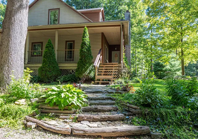 Photo 3 of Single family home for sale at 28065 Mckee Rd, Frazeysburg, OH 43822 | MLS# 226034161 | Listing updated on 2026-10-09