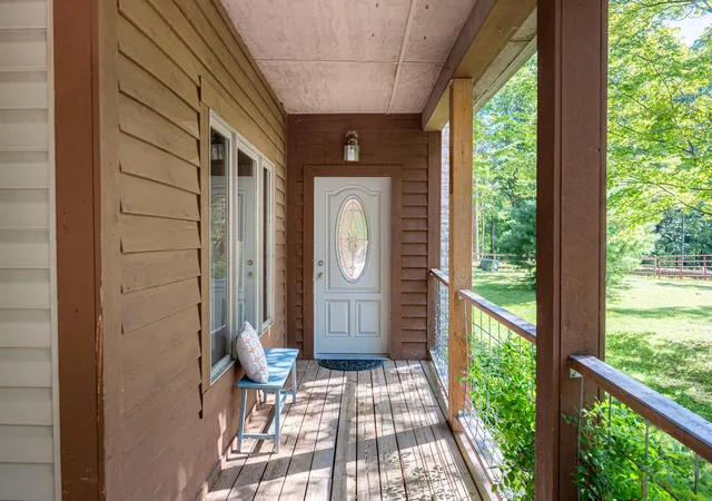 Photo 4 of Single family home for sale at 28065 Mckee Rd, Frazeysburg, OH 43822 | MLS# 226034161 | Listing updated on 2026-10-09