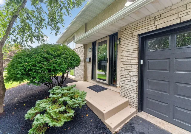 Photo 3 of Single family home for sale at 4097 Pegg Ave, Columbus, OH 43214 | MLS# 226033967 | Listing updated on 2026-09-17