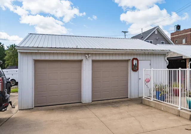 Photo 2 of Single family home for sale at 522 S Main St, New Lexington, OH 43764 | MLS# 226035237 | Listing updated on 2026-09-16