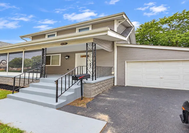 Photo 1 of Single family home for sale at 964 Lawrence Dr, Columbus, OH 43207 | MLS# 226030475 | Listing updated on 2026-10-02