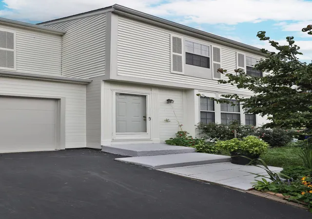 Photo 2 of Condo for sale at 7731 Kelvinway Dr #64, Columbus, OH 43085 | MLS# 226030601 | Listing updated on 2026-10-08