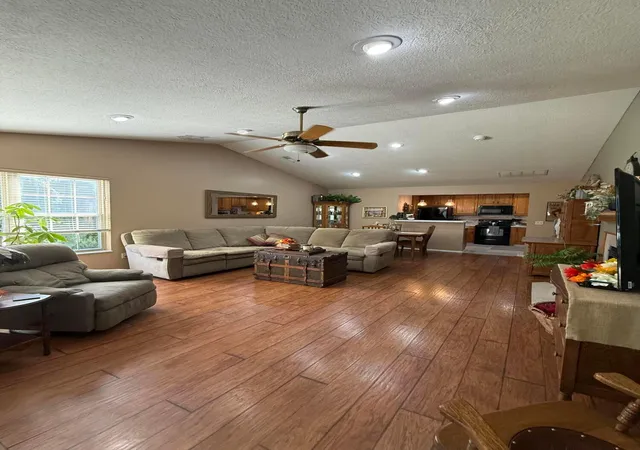 Listing Photo 1 - Condo for sale in building located at 5342 Branscom Blvd, Westerville, OH 43081