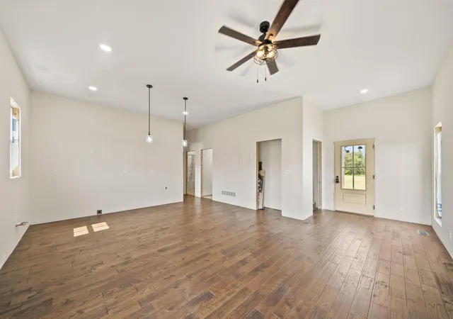 Photo 4 of Single family home for sale at 4259 Egypt Pike, Chillicothe, OH 45601 | MLS# 226033531 | Listing updated on 2026-10-17