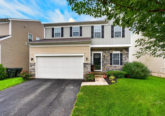 Photo 2 of Single family home for sale at 7549 Bullseye Dr, Canal Winchester, OH 43110 | MLS# 226036198 | Listing updated on 2026-09-23