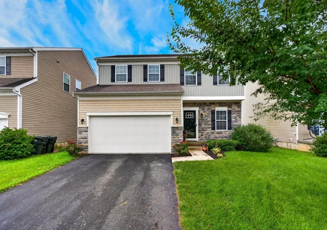 Photo 3 of Single family home for sale at 7549 Bullseye Dr, Canal Winchester, OH 43110 | MLS# 226036198 | Listing updated on 2026-09-23