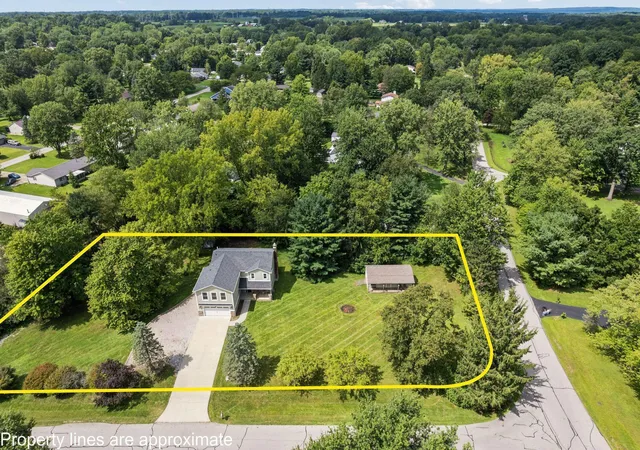 Photo 3 of Single family home for sale at 251 Needles Dr SW, Pataskala, OH 43062 | MLS# 226034918 | Listing updated on 2026-09-22
