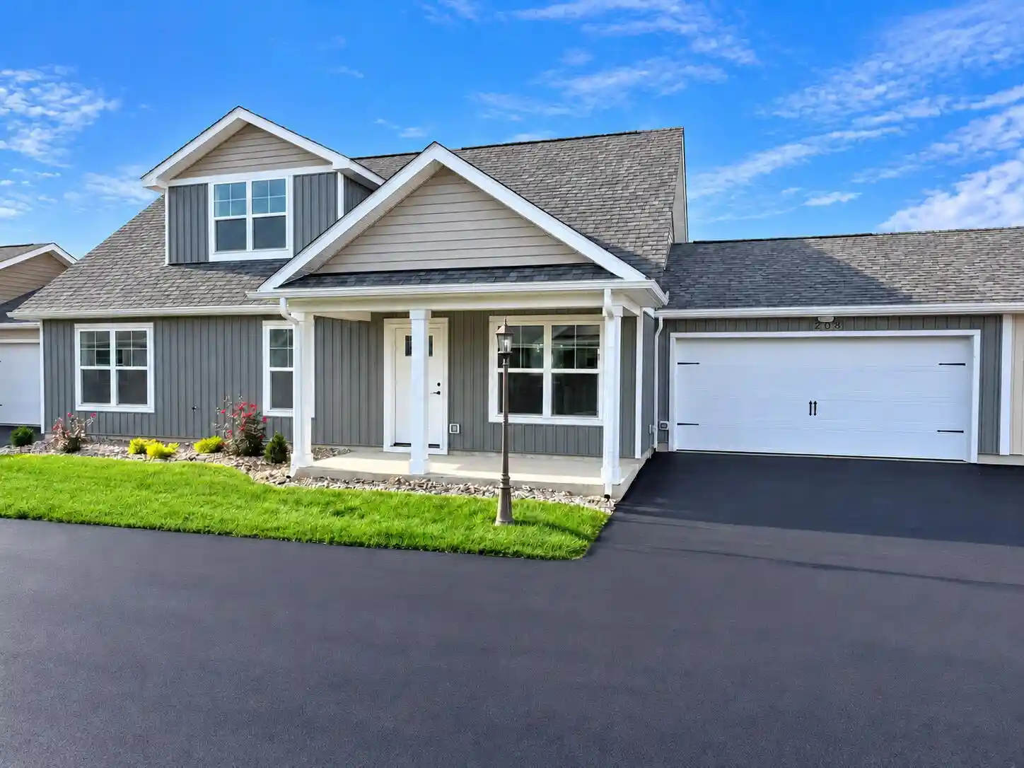 Listing Photo 1 - Condo for sale in 208 Cumberland Mdws Cir located at 208 Cumberland Mdws Cir, Hebron, OH 43025 - Unit 208 Cumberland Meadows Cir