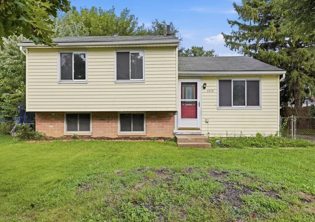 Photo 1 of Single family home for sale at 3313 Robin Hl Ct E, Columbus, OH 43223 | MLS# 226033536 | Listing updated on 2026-09-03