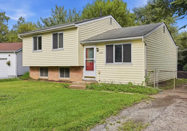 Photo 3 of Single family home for sale at 3313 Robin Hl Ct E, Columbus, OH 43223 | MLS# 226033536 | Listing updated on 2026-09-03