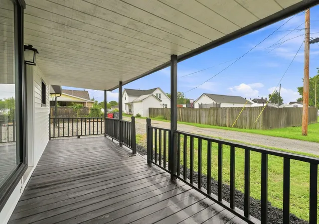 Photo 4 of Single family home for sale at 317 1/2 Long St, Ashville, OH 43103 | MLS# 226031389 | Listing updated on 2026-09-10