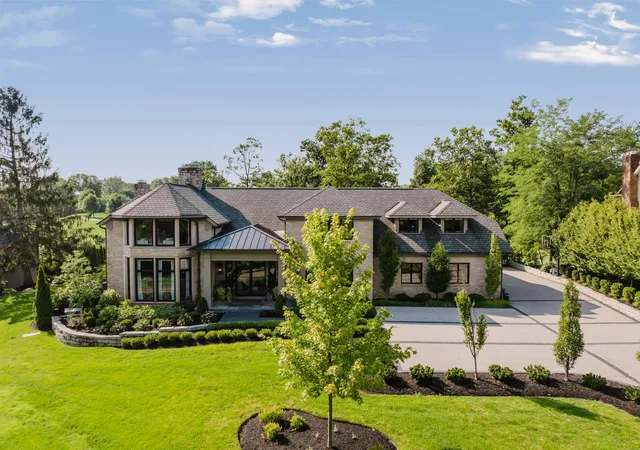 Photo 1 of Mansion for sale at 5932 Whittingham Dr, Dublin, OH 43017 | MLS# 226034468 | Listing updated on 2026-09-11