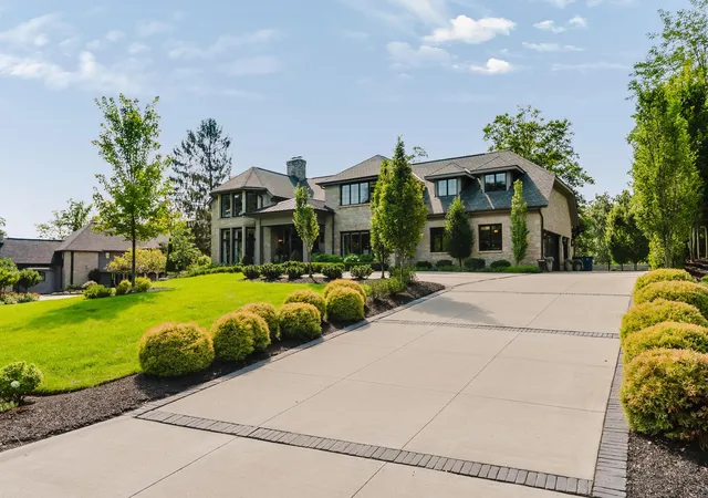 Photo 200 of Mansion for sale at 5932 Whittingham Dr, Dublin, OH 43017 | MLS# 226034468 | Listing updated on 2026-09-11