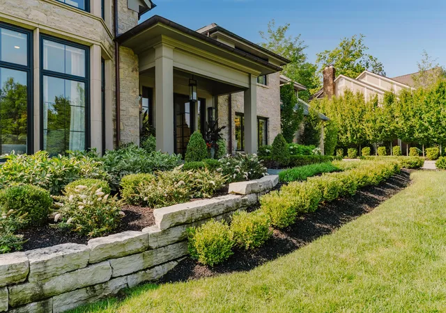 Photo 2 of Mansion for sale at 5932 Whittingham Dr, Dublin, OH 43017 | MLS# 226034468 | Listing updated on 2026-09-11
