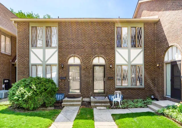 Photo 1 of Condo for sale at 5417 E Valley Ln, Columbus, OH 43231 | MLS# 226031516 | Listing updated on 2026-10-27