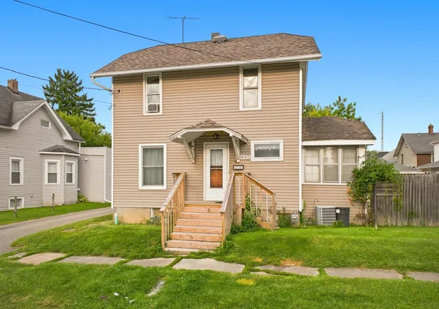 Photo 3 of Sale Pending at 805 Uncapher Ave, Marion, OH 43302 | MLS# 226031534 | Listing updated on 2026-10-04